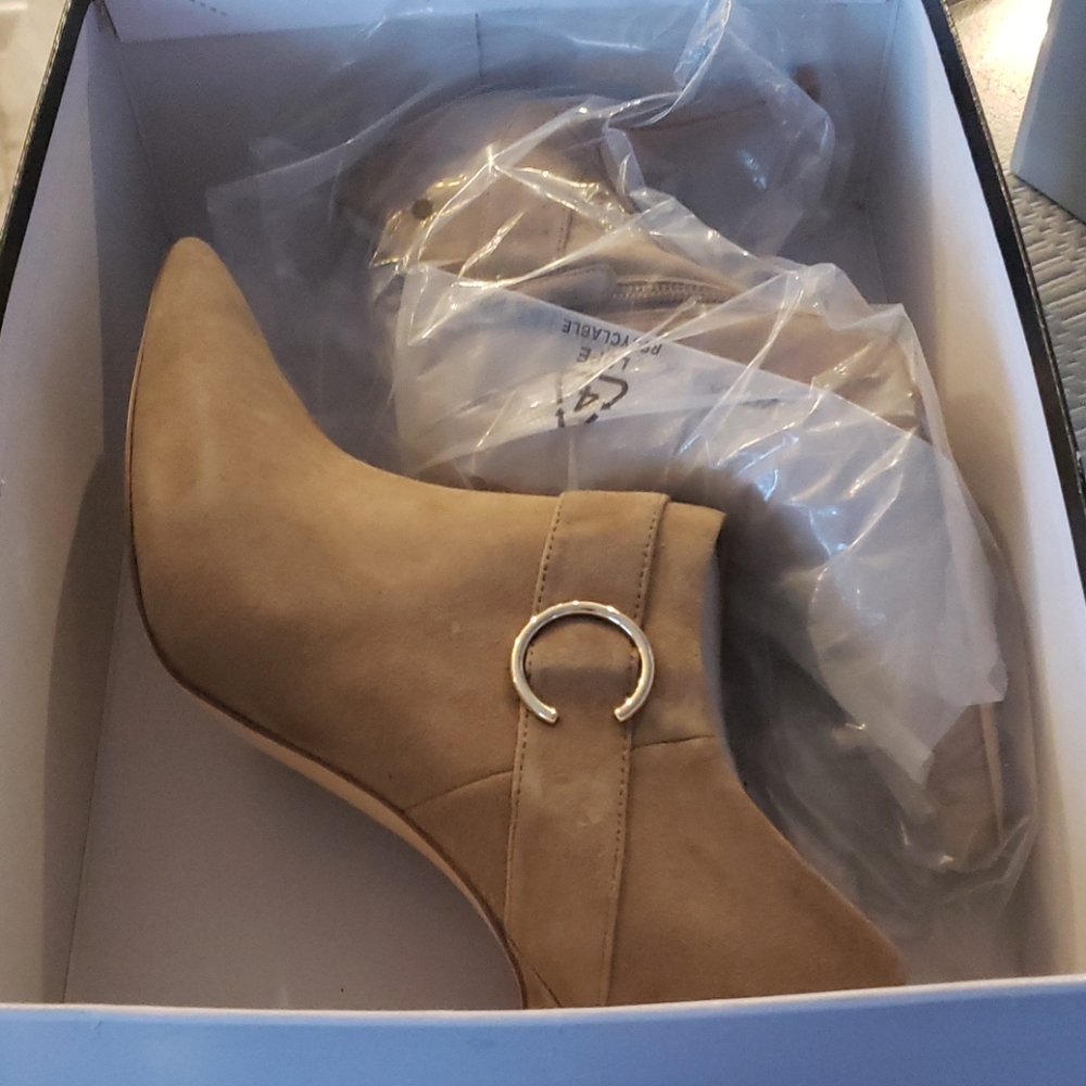 Nine West Maillolo Green Suade size 9 - Picture 6 of 6